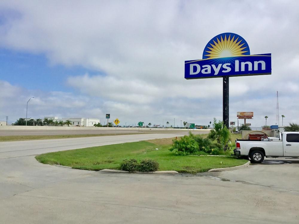 Days Inn & Suites By Wyndham Katy Εξωτερικό φωτογραφία