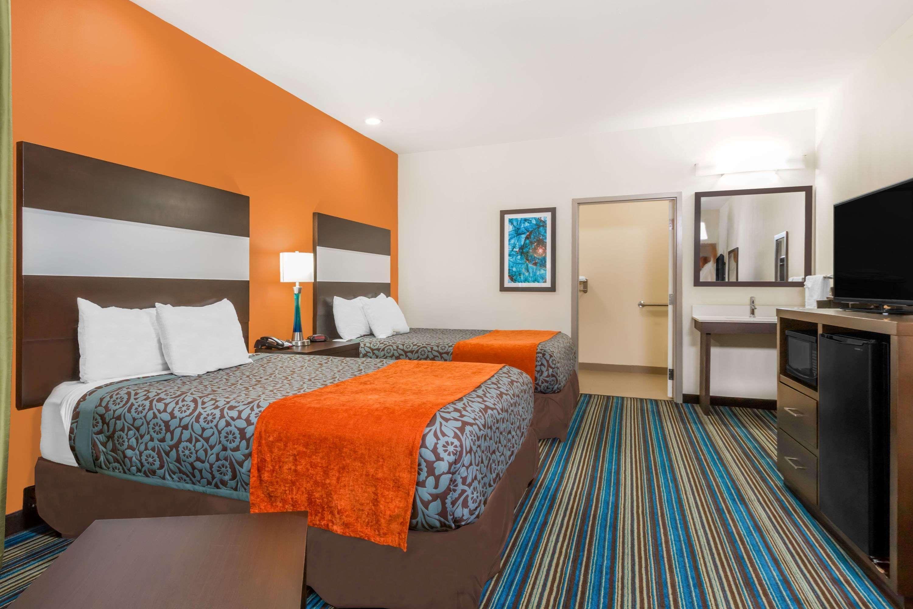 Days Inn & Suites By Wyndham Katy Εξωτερικό φωτογραφία